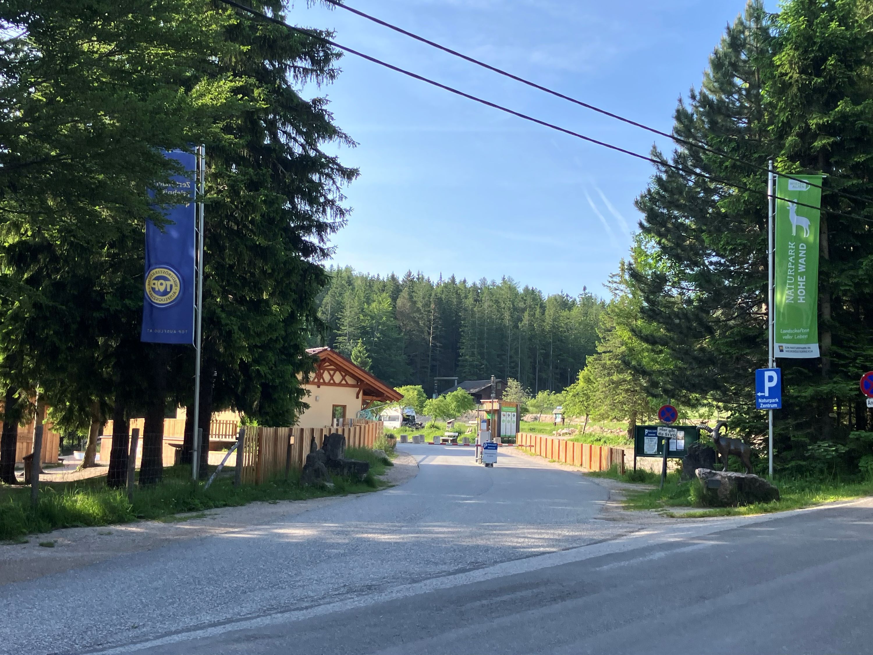 Einfahrt Parkplatz Naturpark Zentrum