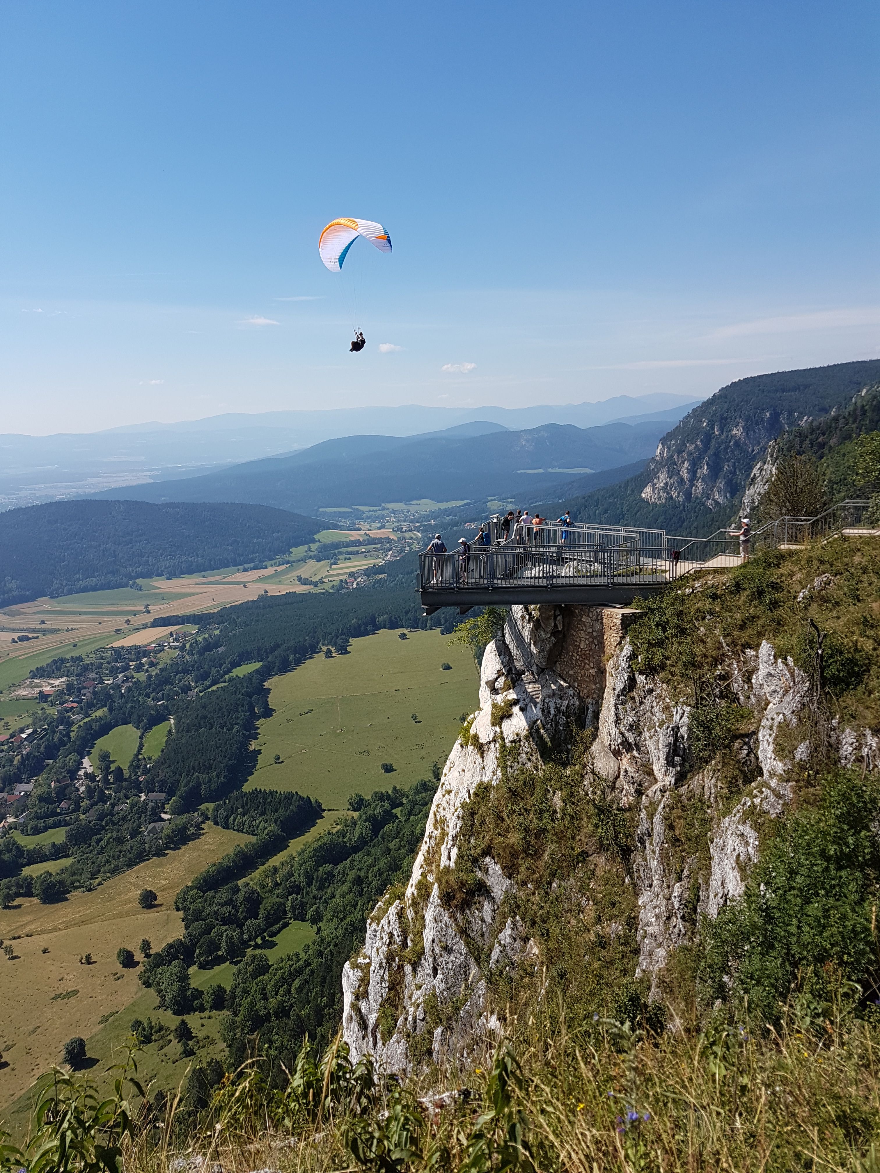 Die Flugschule Fly Hohe Wand lässt dich abheben