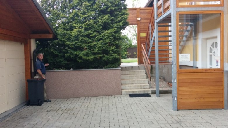 Courtyard with panoramic staircase to the guest floor, © Reep